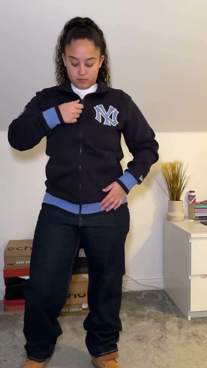 形成鲜明对