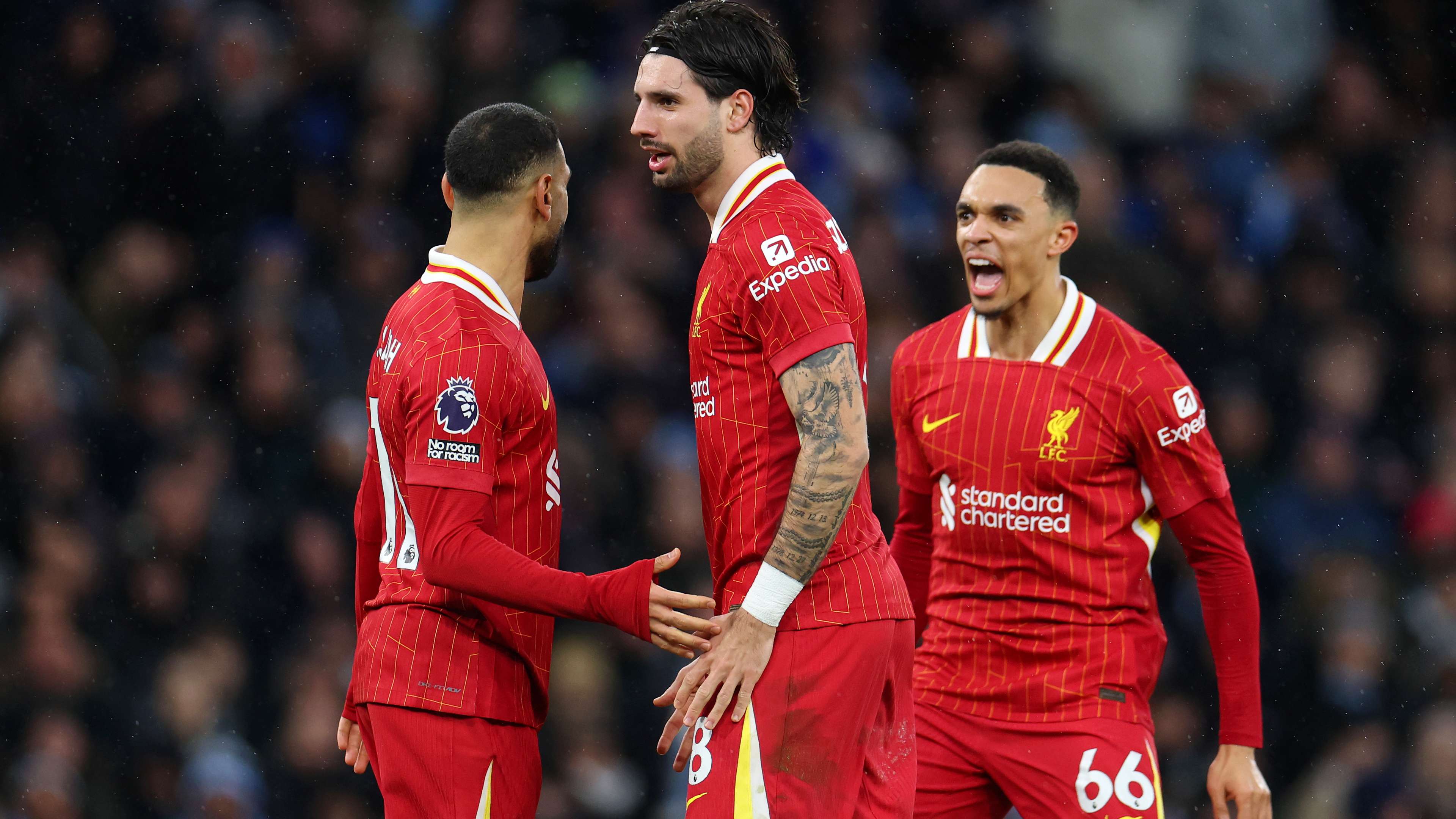 比赛氛围的 比赛氛围的